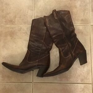 Vintage Brown Leather Heeled Boots – Size 8.5